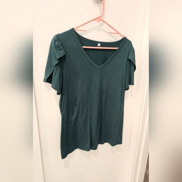 V-Neck Petal Sleeve Top - Black and Green - Picture 3 of 5